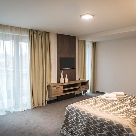 Guest House Frizzante ตูร์เชียนสเก เจปลิตเซ ภายนอก รูปภาพ