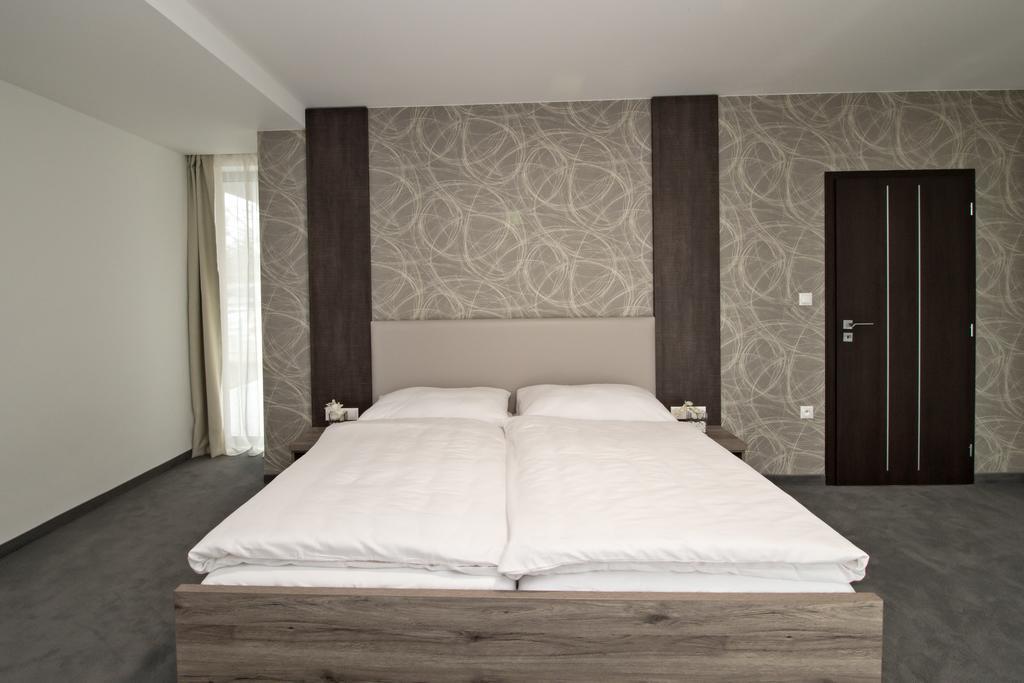 Guest House Frizzante ตูร์เชียนสเก เจปลิตเซ ห้อง รูปภาพ
