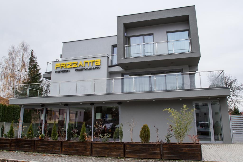 Guest House Frizzante ตูร์เชียนสเก เจปลิตเซ ภายนอก รูปภาพ