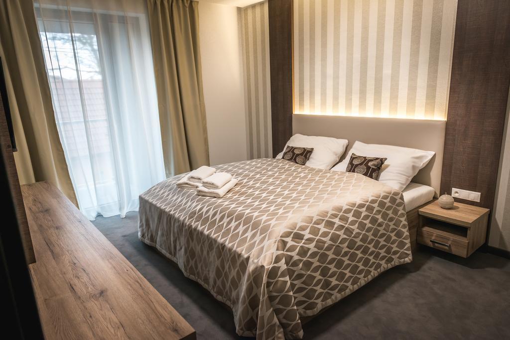 Guest House Frizzante ตูร์เชียนสเก เจปลิตเซ ภายนอก รูปภาพ