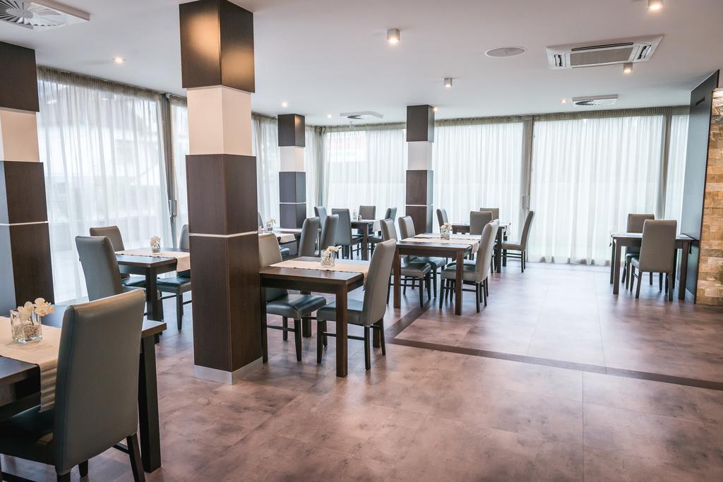 Guest House Frizzante ตูร์เชียนสเก เจปลิตเซ ภายนอก รูปภาพ
